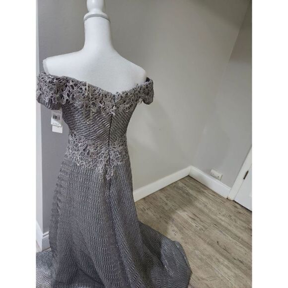 RENE RUIZ Collection Corseted Tulle A-line gown with Cascading Skirt size 2 NWT - Picture 6 of 8